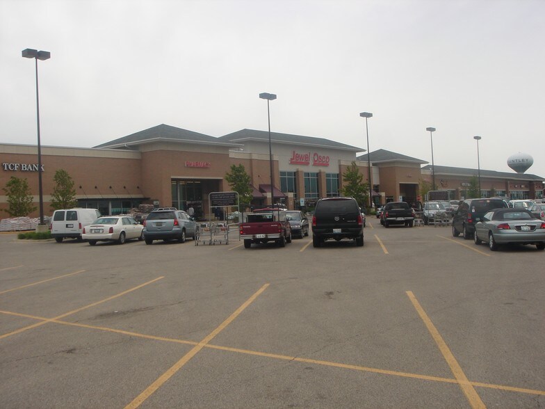 13200-13340 Village Green Dr, Huntley, IL à louer - Photo principale – Image 1 sur 5
