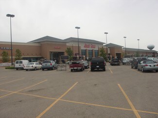 Plus de détails pour 13200-13340 Village Green Dr, Huntley, IL - Local commercial à louer