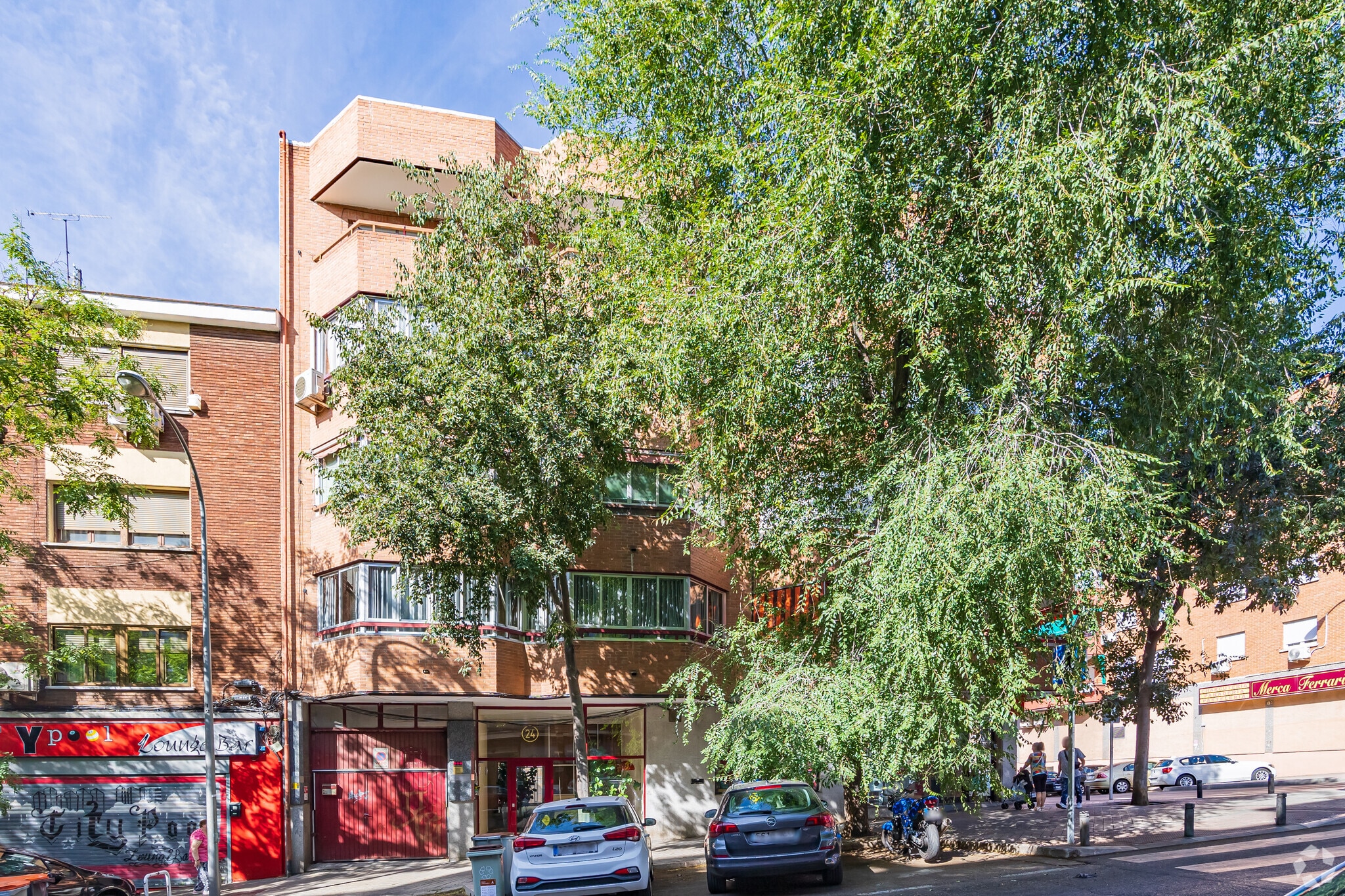 Immeuble residentiel dans Madrid, Madrid à vendre Photo principale– Image 1 sur 3