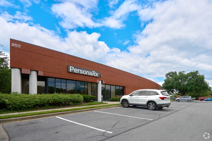 202 Perry Pky, Gaithersburg, MD à louer - Photo de l’immeuble – Image 2 sur 4