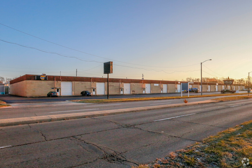 2416-2524 Stanley Ave, Dayton, OH à louer - Photo de l’immeuble – Image 2 sur 3