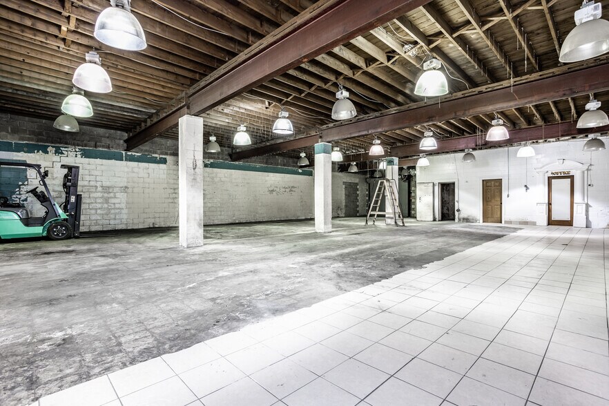 502 S Keystone Ave, Indianapolis, IN à vendre - Photo intérieure – Image 2 sur 21