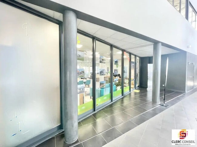 Plus de détails pour Bureau à louer