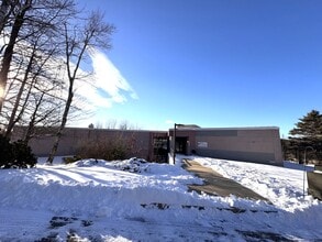 99 Danville Corner Rd, Auburn, ME à louer Photo intérieure– Image 1 sur 30