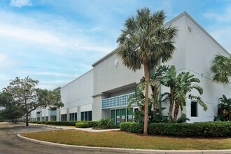 1300-1380 Park Central Blvd S, Pompano Beach, FL à louer Photo de l’immeuble– Image 1 sur 7