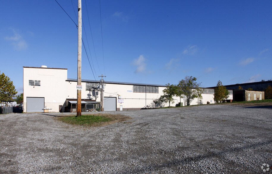 201 Wetmore Ave SE, Massillon, OH à louer - Photo de l’immeuble – Image 3 sur 14
