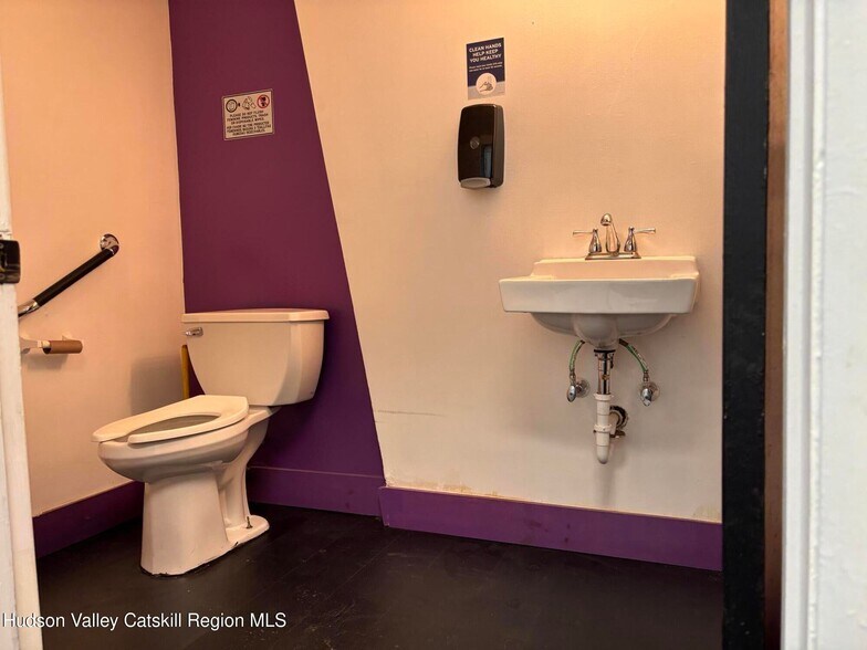 1076-1090 Morton Blvd, Kingston, NY à louer - Photo de l’immeuble – Image 3 sur 16