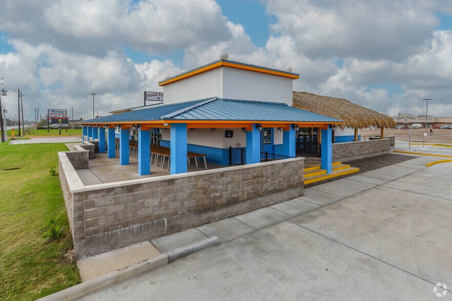 3302 Shaver St, Pasadena, TX à vendre - Photo principale – Image 1 sur 10