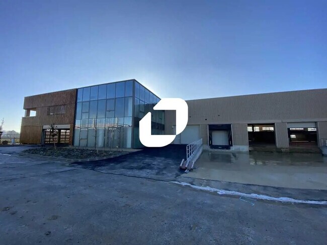 Plus de détails pour Local d’activités à vendre