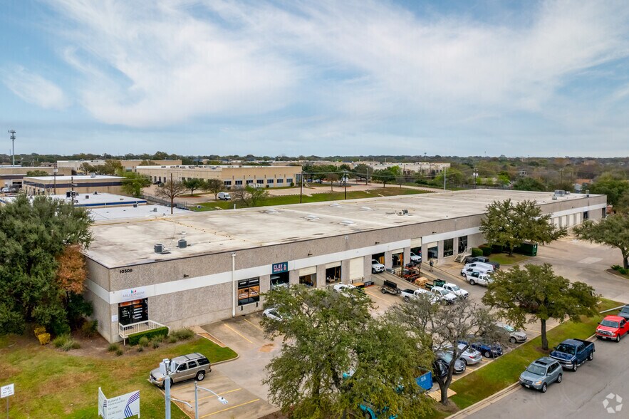 2020 Rutland Dr, Austin, TX à louer - Photo de l’immeuble – Image 3 sur 5
