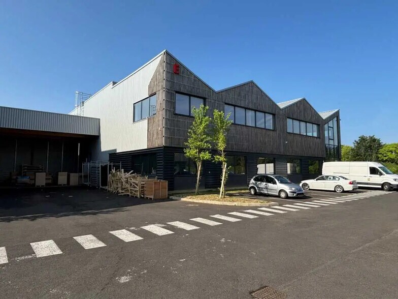 Bureau dans Serris à vendre - Photo de l’immeuble – Image 1 sur 5