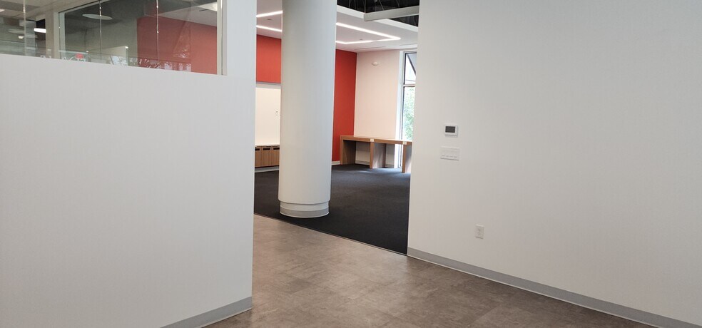 805 Peachtree St NE, Atlanta, GA à louer - Photo de l’immeuble – Image 3 sur 39
