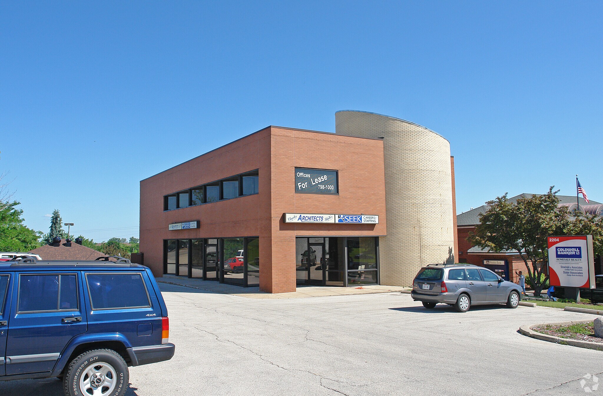 2204 E Moreland Blvd, Waukesha, WI à louer Photo principale– Image 1 sur 11