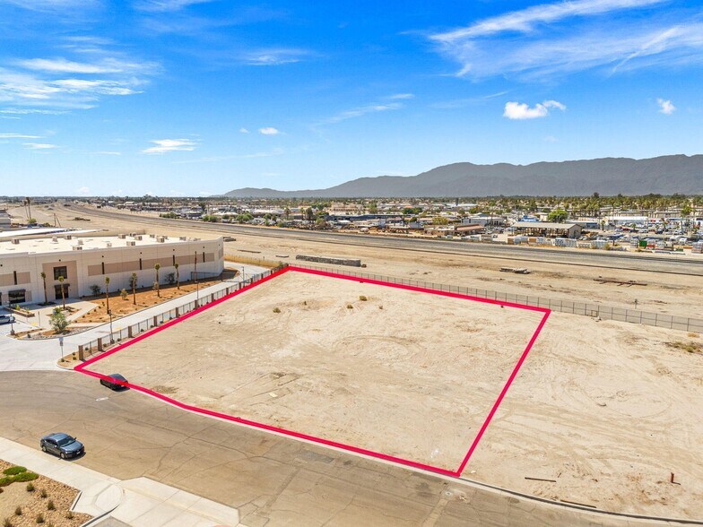83681 Citrus Ave, Indio, CA à vendre - Photo de l’immeuble – Image 2 sur 19