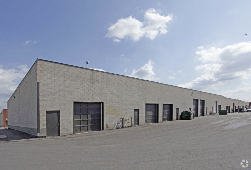 2080 Steeles Ave E, Brampton, ON à vendre - Photo de l’immeuble – Image 2 sur 2