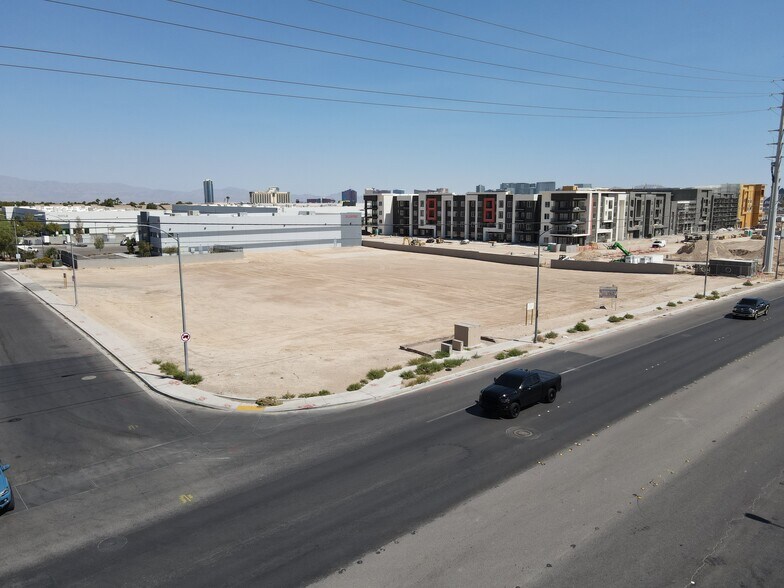 5800 Edmond Street St, Las Vegas, NV à vendre - Photo de l’immeuble – Image 2 sur 6