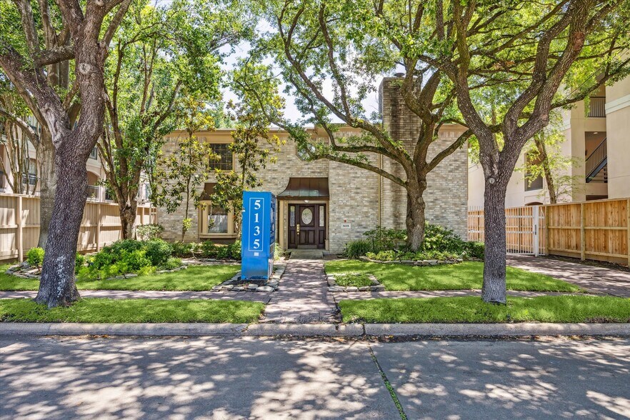 5135 Edloe St, Houston, TX à vendre - Photo principale – Image 1 sur 28