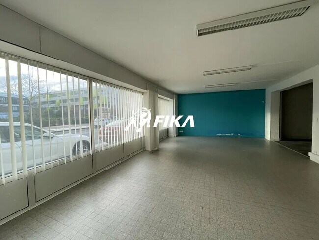 Plus de détails pour Local commercial à vendre