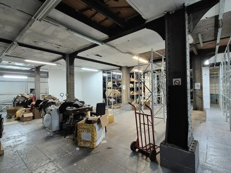 Local commercial dans Paris à vendre - Photo de l’immeuble – Image 2 sur 6
