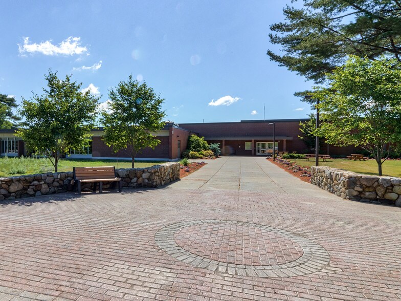1775 N Lisbon St, Lewiston, ME à louer - Autre – Image 1 sur 12
