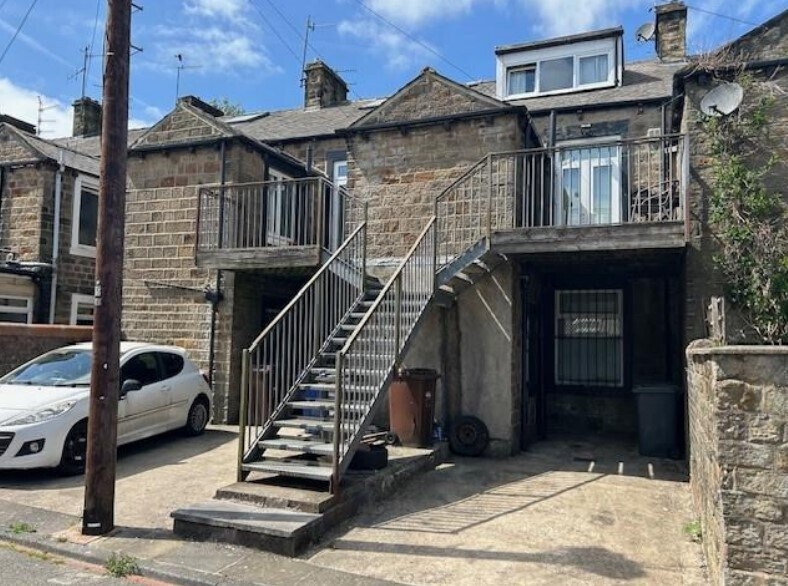 13-15 Colne Rd, Earby à vendre - Photo de l’immeuble – Image 3 sur 3