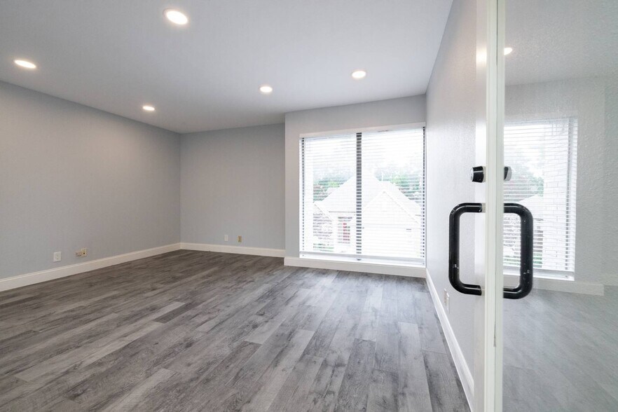 2401 Garden Park Ct, Arlington, TX à louer - Photo de l’immeuble – Image 2 sur 34