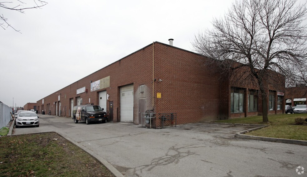 471 Jevlan Dr, Vaughan, ON à louer - Photo de l’immeuble – Image 2 sur 3