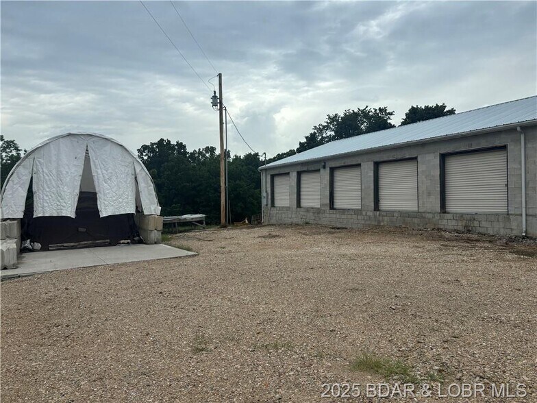 633 Hiland cir, Kaiser, MO à vendre - Photo de l’immeuble – Image 1 sur 16