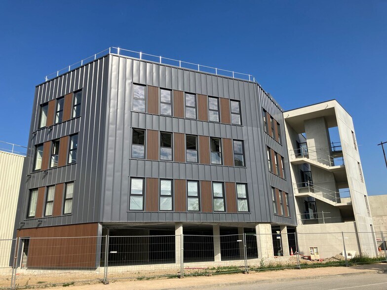 470 Rue Des Valets, Montluel à vendre - Photo de l’immeuble – Image 2 sur 3