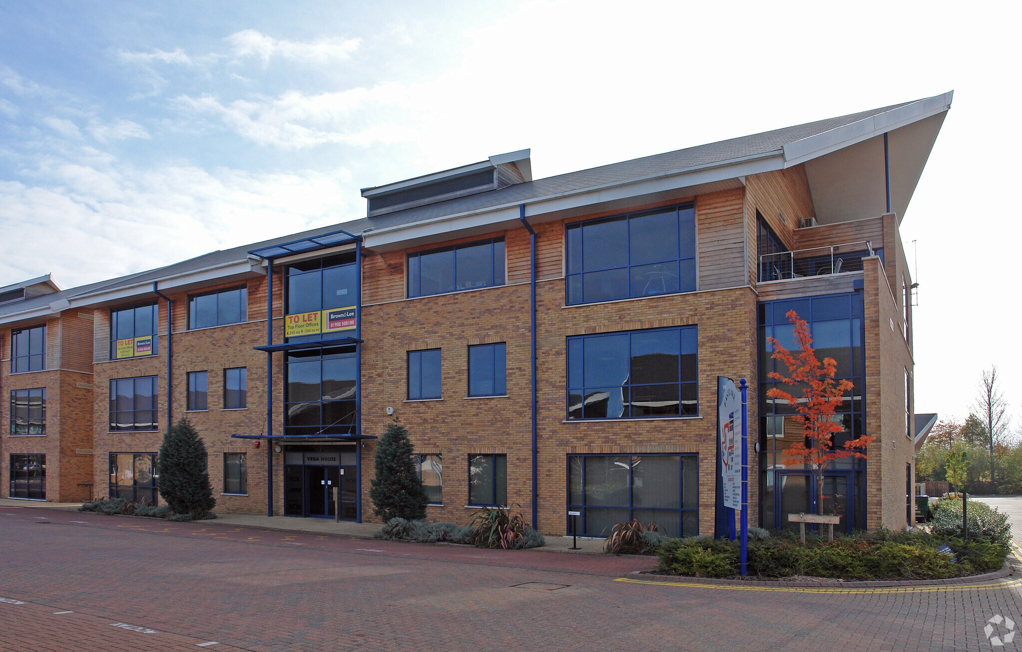 Opal Dr, Milton Keynes à louer Photo principale– Image 1 sur 11