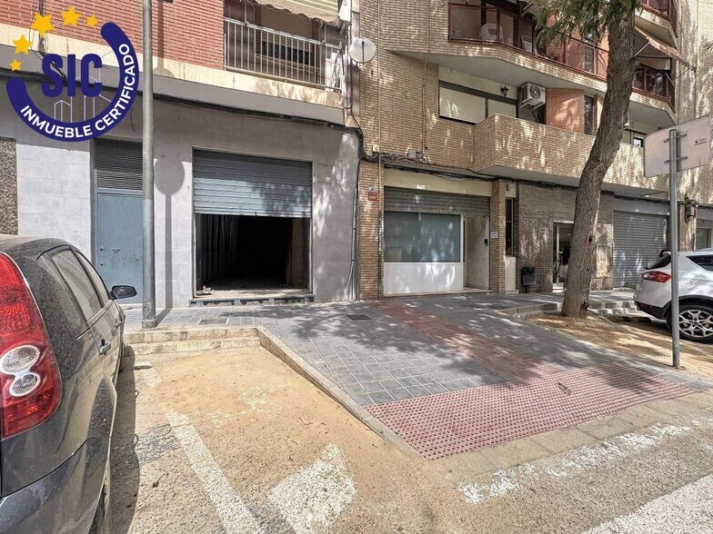 Local commercial dans Quart de Poblet, Valencia à louer - Photo de l’immeuble – Image 1 sur 16