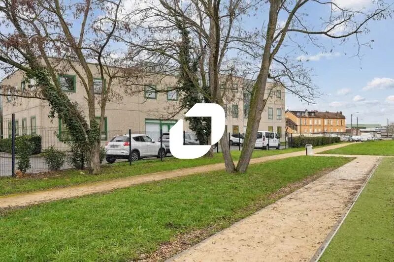 Bureau dans Viry-Châtillon à vendre - Photo de l’immeuble – Image 3 sur 42