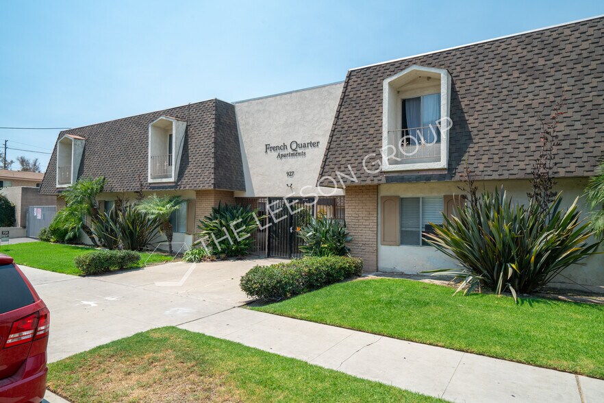 927 S Webster Ave, Anaheim, CA à vendre - Photo de l’immeuble – Image 2 sur 17