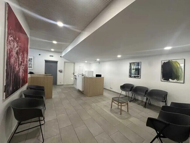 Plus de détails pour Bureau à vendre