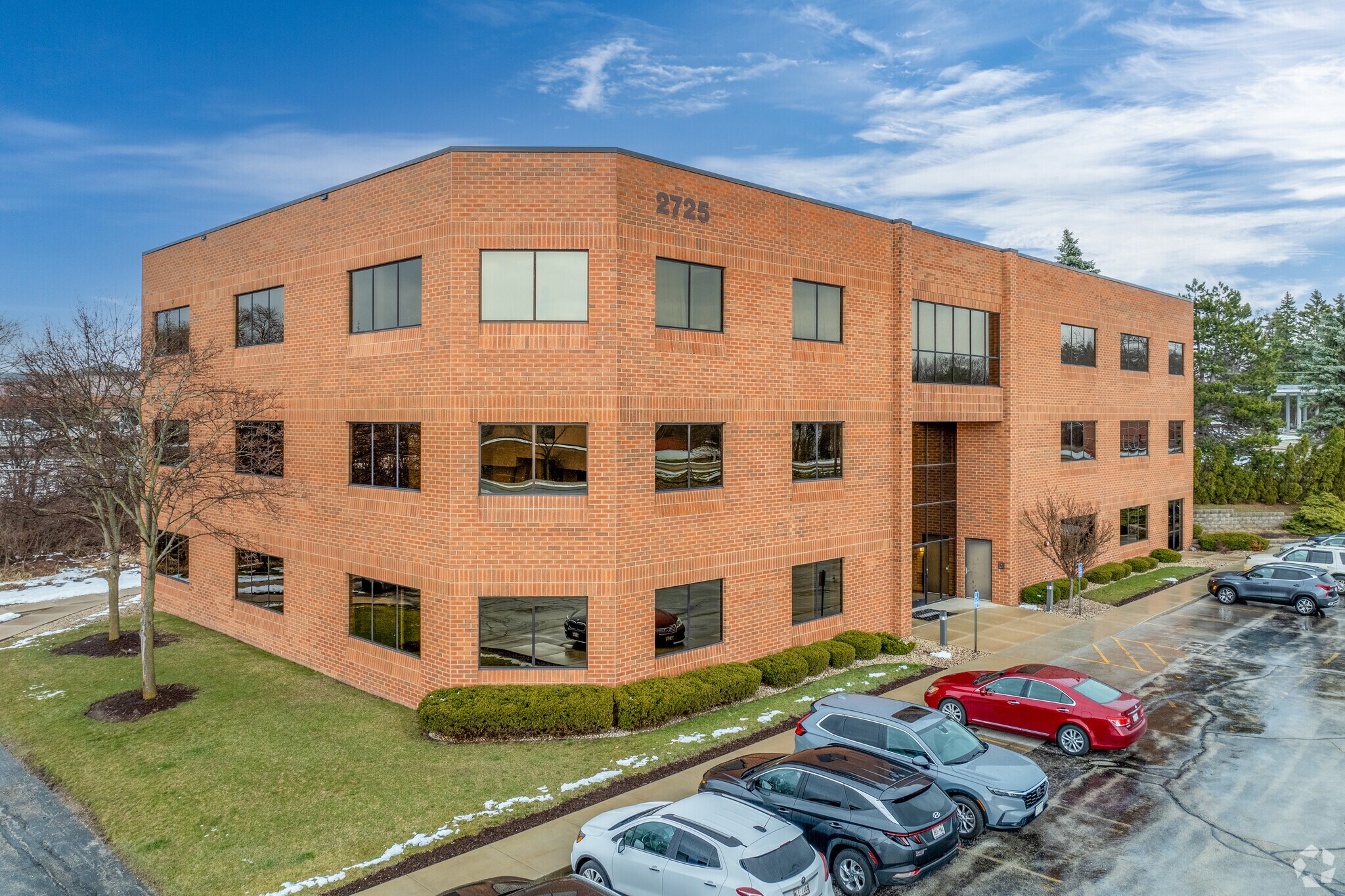 2725 S Moorland Rd, New Berlin, WI à louer Photo principale– Image 1 sur 6