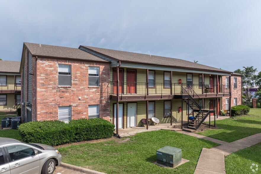 1600 LaSalle Dr, Sherman, TX à vendre - Photo de l’immeuble – Image 2 sur 23