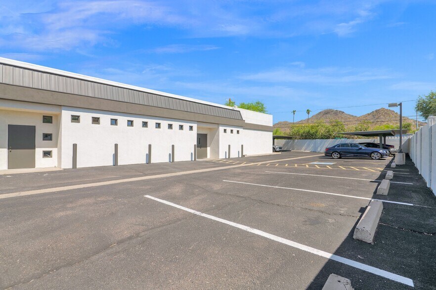 334 E Hatcher Rd, Phoenix, AZ à vendre - Photo de l’immeuble – Image 2 sur 18
