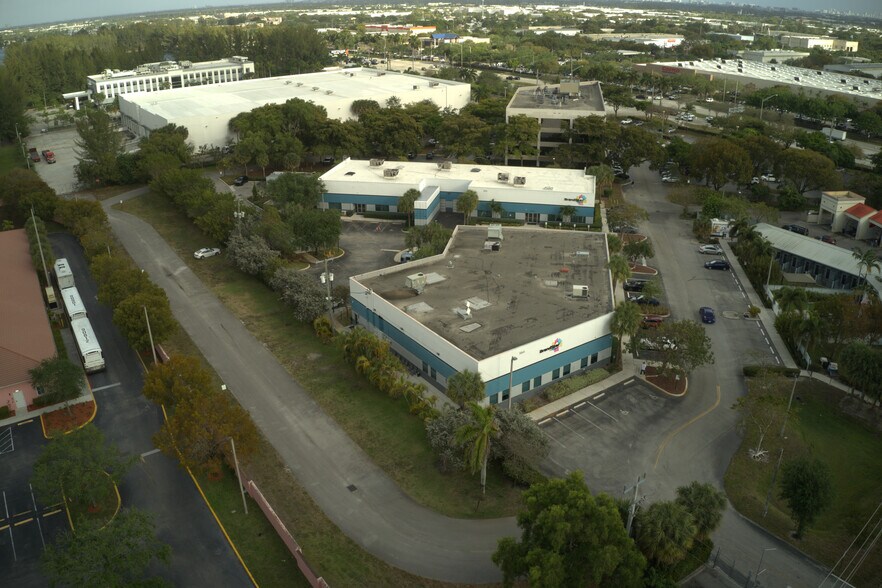 3850 N Powerline Rd, Pompano Beach, FL à louer - Aérien – Image 2 sur 13
