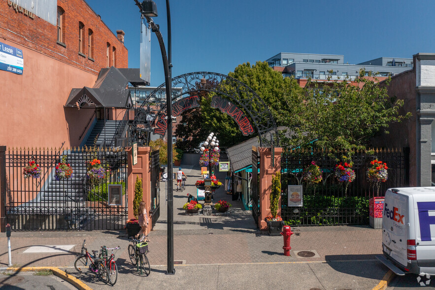 560 Johnson St, Victoria, BC à louer - Photo de l’immeuble – Image 3 sur 13