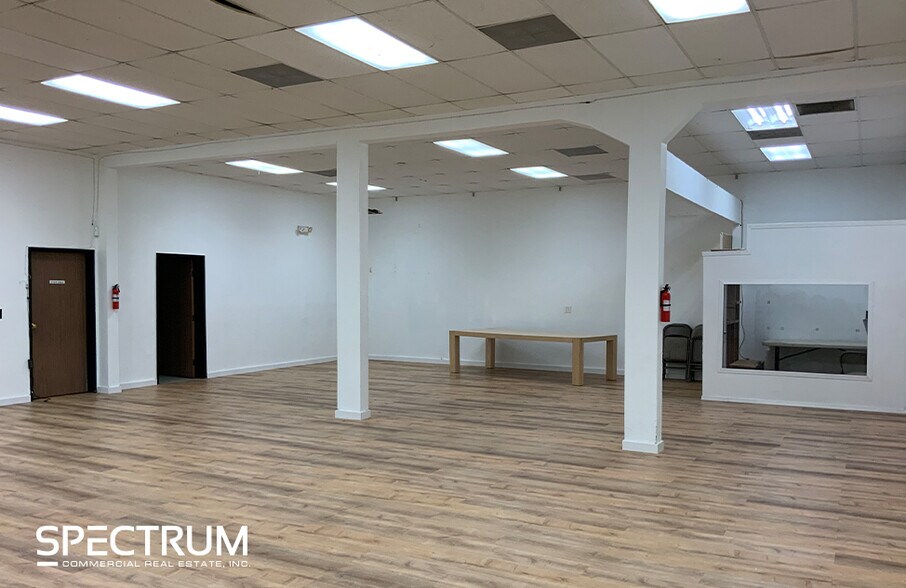 26881-26883 Ruether Ave, Santa Clarita, CA à louer - Photo de l’immeuble – Image 2 sur 5