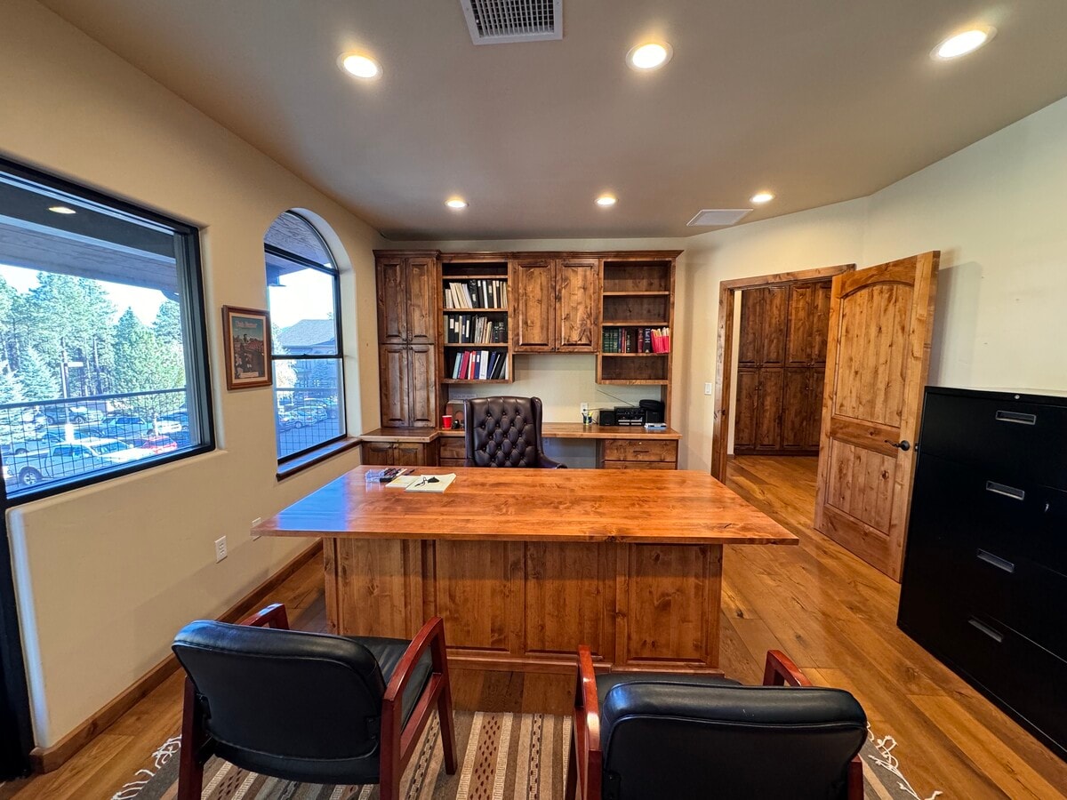 1600 W University Ave, Flagstaff, AZ 86001 - Lot 208 -  - Photo intérieure - Image 1 of 10
