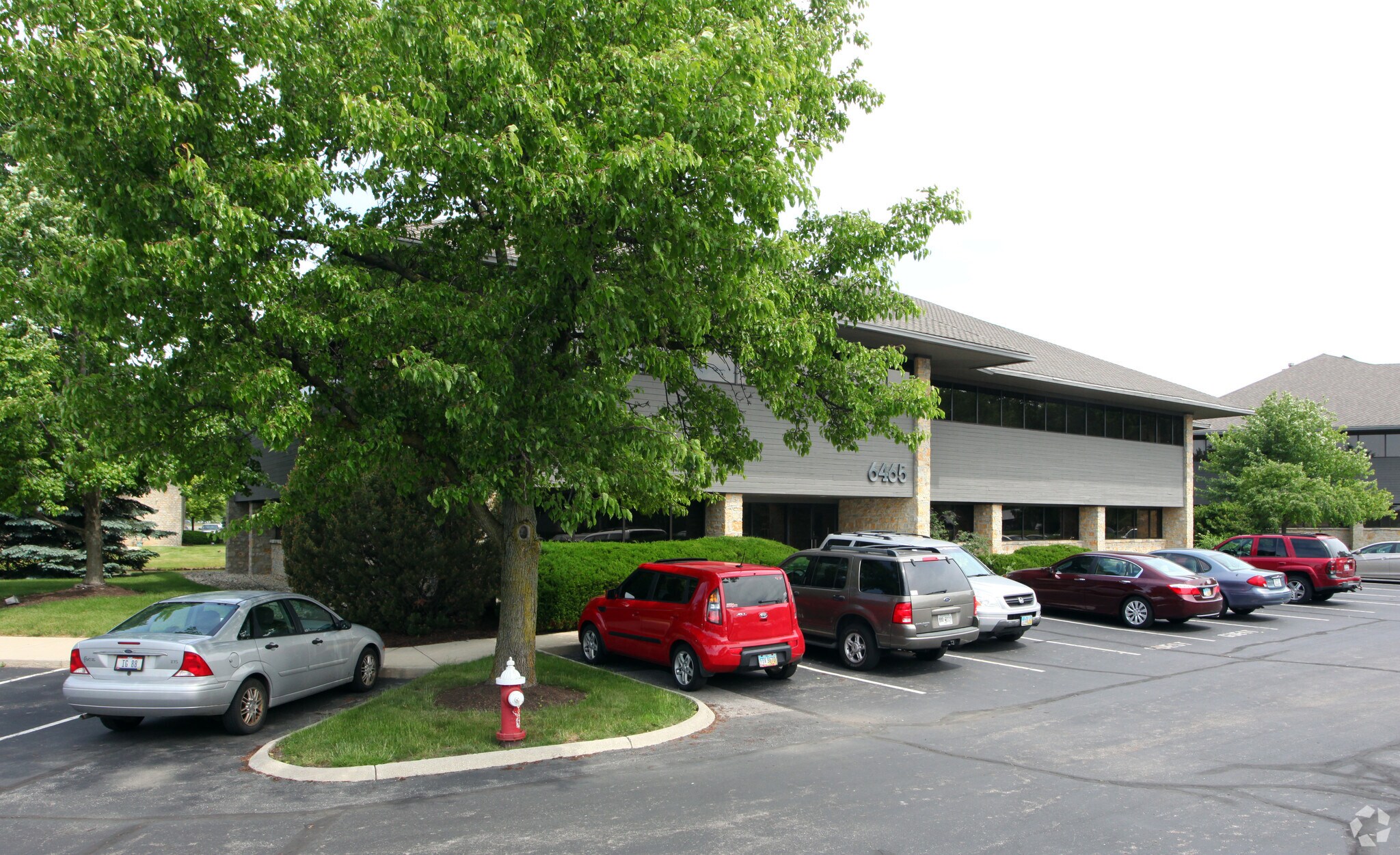 6465 Reflections Dr, Dublin, OH à louer Photo principale– Image 1 sur 3