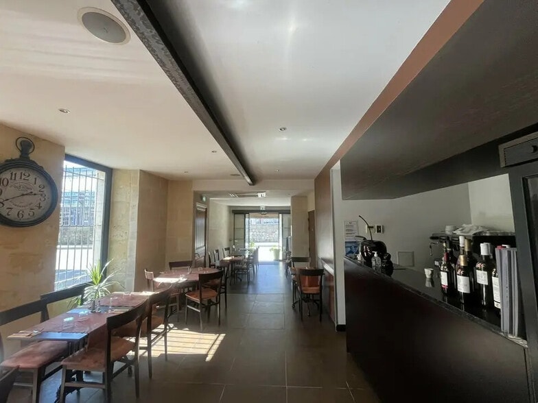 Local d'activités dans Bordeaux à vendre - Photo de l’immeuble – Image 2 sur 6