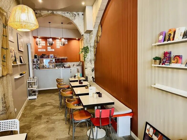 Local commercial dans Bordeaux à louer - Photo de l’immeuble – Image 1 sur 3