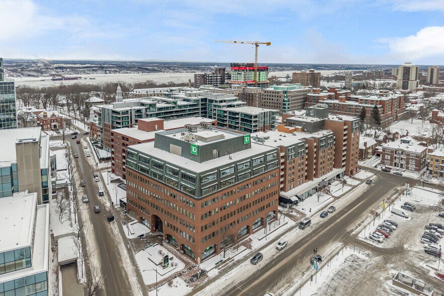 1150 Rue De Claire-Fontaine, Québec, QC à louer - Photo de l’immeuble – Image 2 sur 11