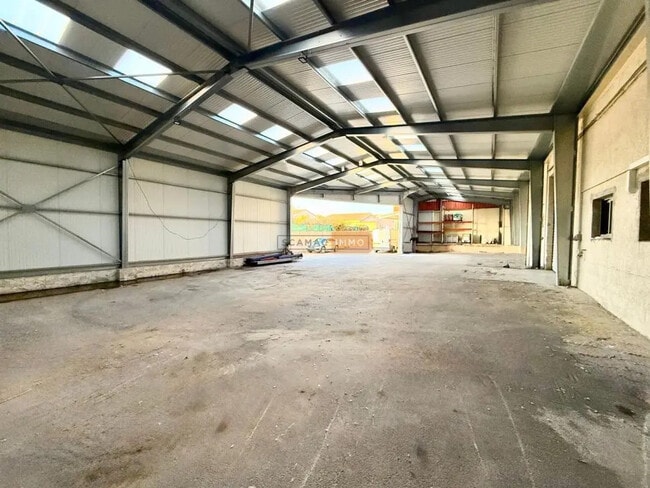 Plus de détails pour Industriel/Logistique à louer