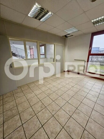 Bureau dans Reims à louer - Photo de l’immeuble – Image 3 sur 7