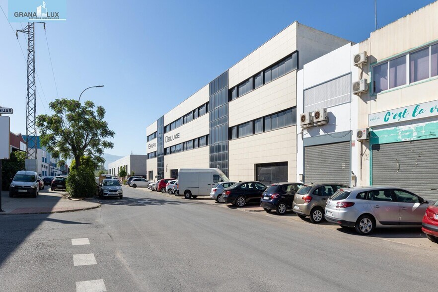 Local commercial dans Peligros à vendre - Photo de l’immeuble – Image 3 sur 28