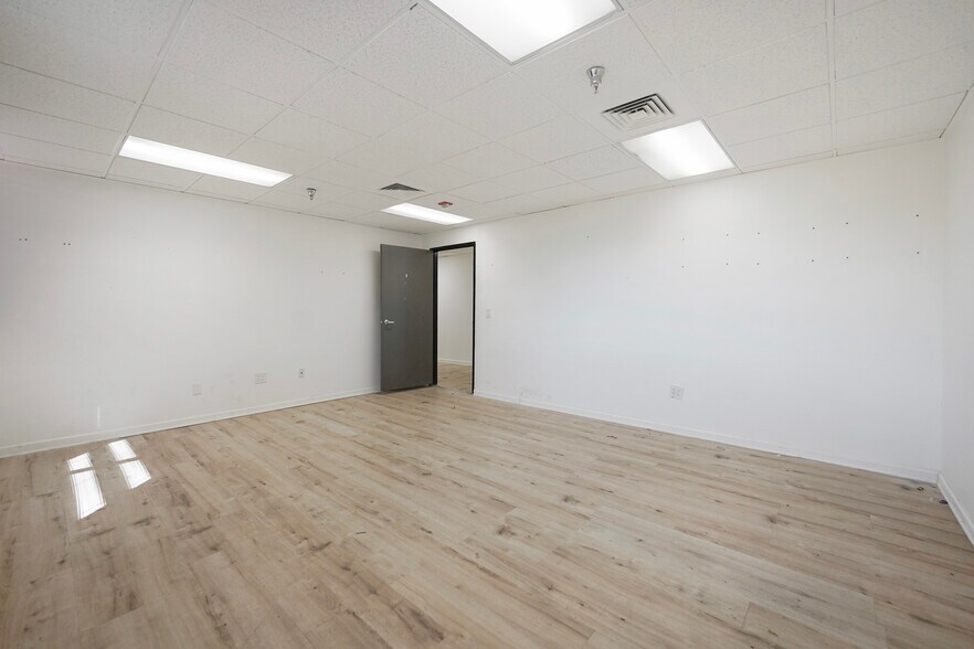 14040 N Cave Creek Rd, Phoenix, AZ à louer - Photo de l’immeuble – Image 2 sur 60