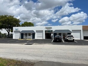 1052-1090 NW 53rd St, Fort Lauderdale, FL à louer Photo de l’immeuble– Image 1 sur 1